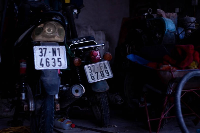 Removing and Replacing Your Motorcycle Number Plate